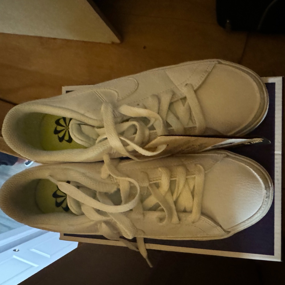 Nike court leather sneakers